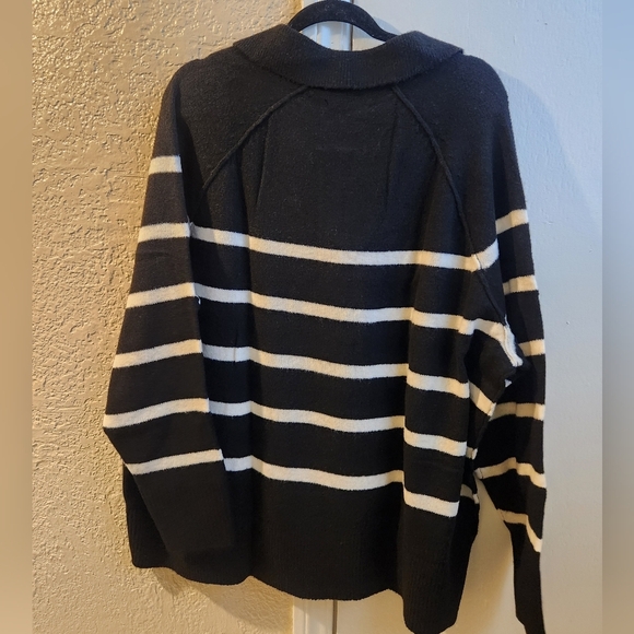 Aerie Black and White Striped Sweater - Picture 4 of 7